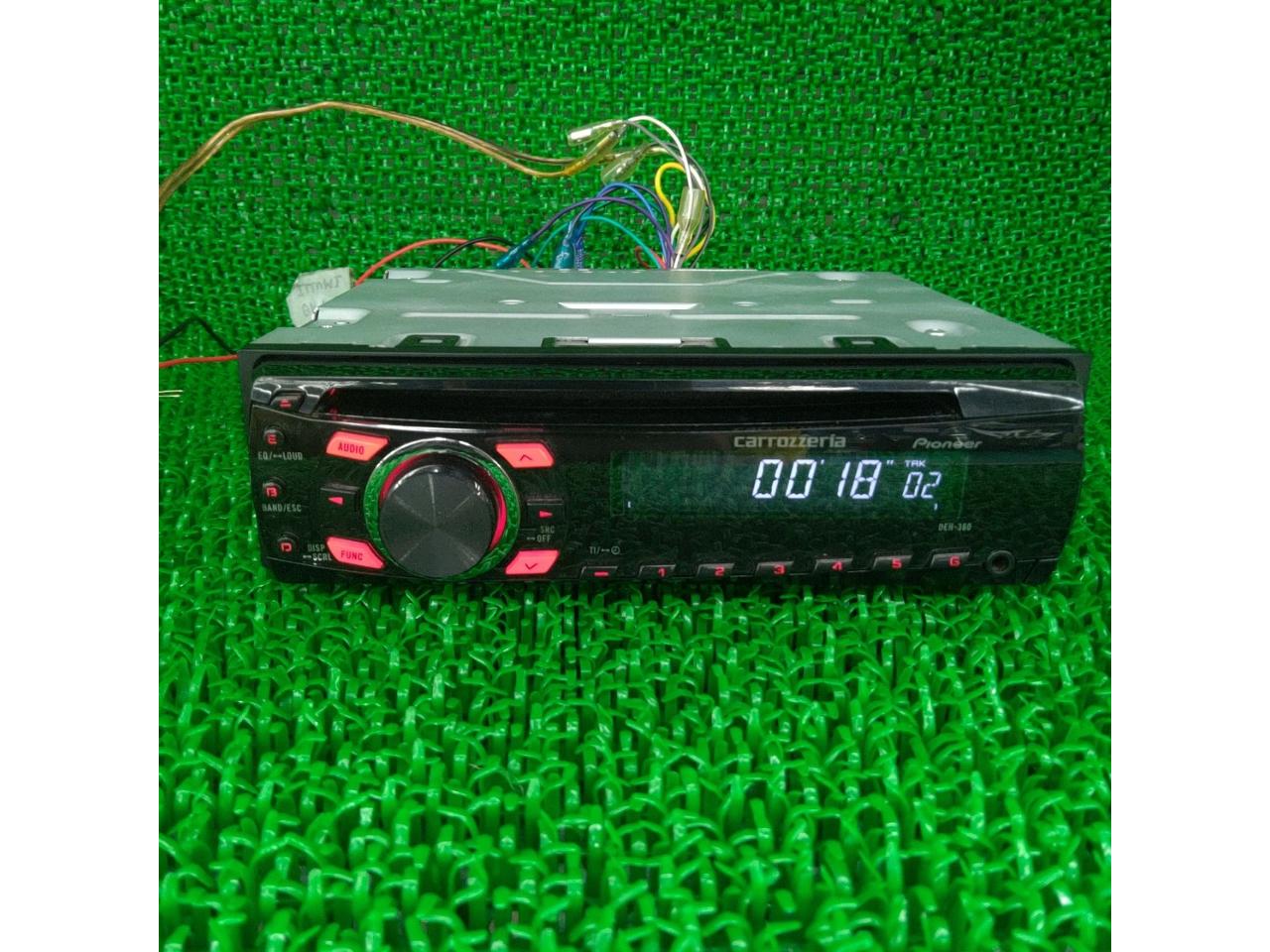 carrozzeria
DEH-360
1DIN
CD / AUX / radio tuner