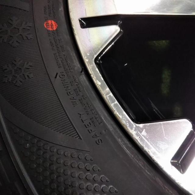 三菱純正 CV型デリカD:5中期型 純正アルミホイール + KENDA KR36 225/55R18 2025年製造