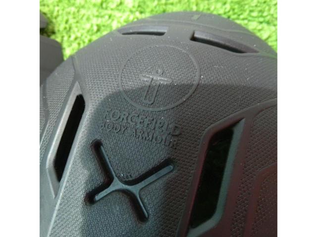 Forcefield ISOLATOR
1
KNEES Isolator 1
Protector for knee