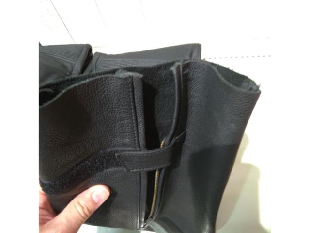 【サイズ:M】OLD NAVY ブーツアウトタイプ 膝カップ付きレザーパンツ