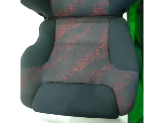 (Left and Right Set) Genuine Mitsubishi V-4 Type/Legnum Genuine Option Parts
RECARO seat
(Set of left and right)