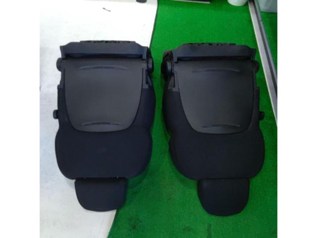 (Left and Right Set) Genuine Mitsubishi V-4 Type/Legnum Genuine Option Parts
RECARO seat
(Set of left and right)