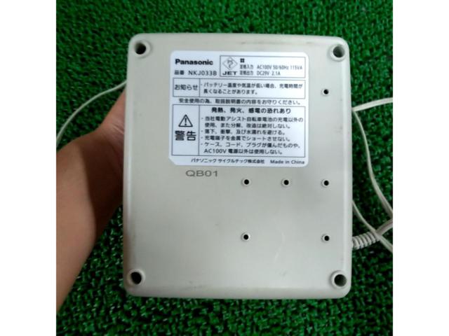 Panasonic NKJ033B 電動自転車バッテリー用充電器