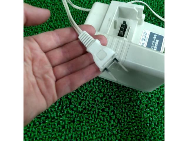 Panasonic NKJ033B 電動自転車バッテリー用充電器
