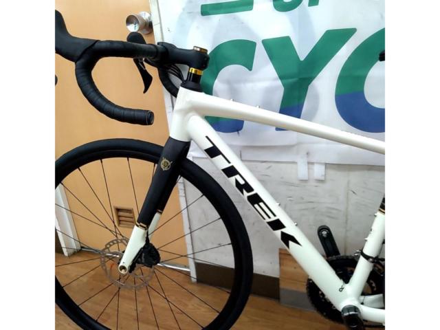 TREK DOMANE AL4 Gen4 2026年モデル 700×32c 2×10s アルミロードバイク ホワイト 44サイズ 参考サイズ150-156cm