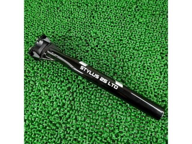 3T STYLUS 25 LTD Φ27.2mm 有効長約205mm カーボンシートポスト