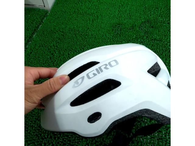 フリーサイズ54-61cm GIRO FIXTURE ヘルメット ホワイト