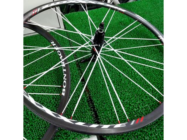 Bontrager RACE XXX LITE 23mmハイトカーボンチューブラーホイール 前後セット