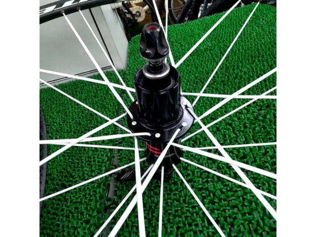 Bontrager RACE XXX LITE 23mmハイトカーボンチューブラーホイール 前後セット