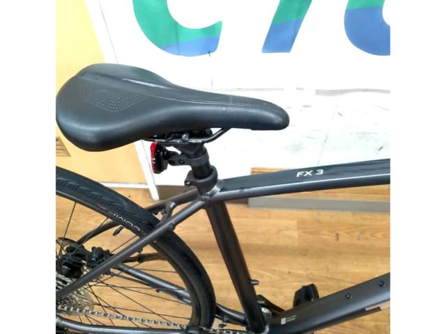 TREK FX3 DISC 2023年モデル 700×32c 1×10s アルミクロスバイク グレー Mサイズ 適正身長:165-175 cm