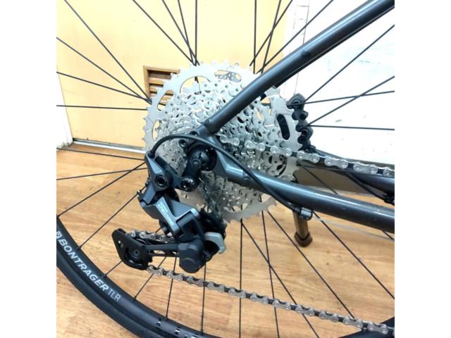 TREK FX3 DISC 2023年モデル 700×32c 1×10s アルミクロスバイク グレー Mサイズ 適正身長:165-175 cm