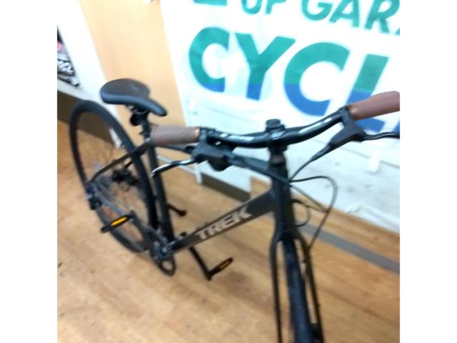 TREK FX3 DISC 2023年モデル 700×32c 1×10s アルミクロスバイク グレー Mサイズ 適正身長:165-175 cm