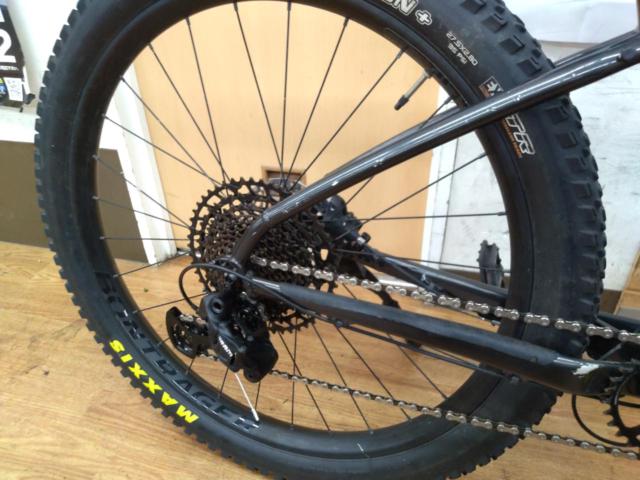 2大特価 TREK ROSCOE7 DISC 2020年頃モデル 27.5x2.80インチ 1x12s トレイルハードテールMTB ガンメタ サイズS 推奨155-165 cm