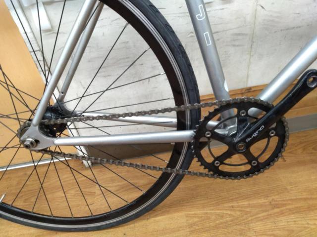 FUJI FEATHER 2023年頃モデル 700×25C シングルギア ピストバイク シルバー 49サイズ 適正身長163-170cm