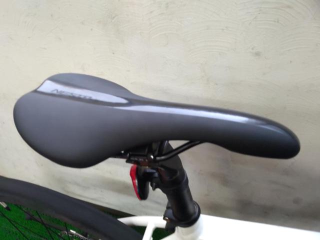 NESTO GAVEL FLAT 2025年モデル ESSA組 700×40C 1×8s アルミクロスバイク ホワイト サイズ:500 参考サイズ:165-175cm