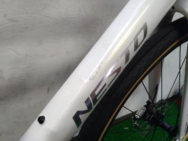 NESTO GAVEL FLAT 2025年モデル ESSA組 700×40C 1×8s アルミクロスバイク ホワイト サイズ:500 参考サイズ:165-175cm