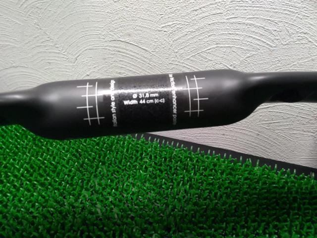 Φ31.8/440mm 3T AERONOVA LTD カーボンハンドルバー