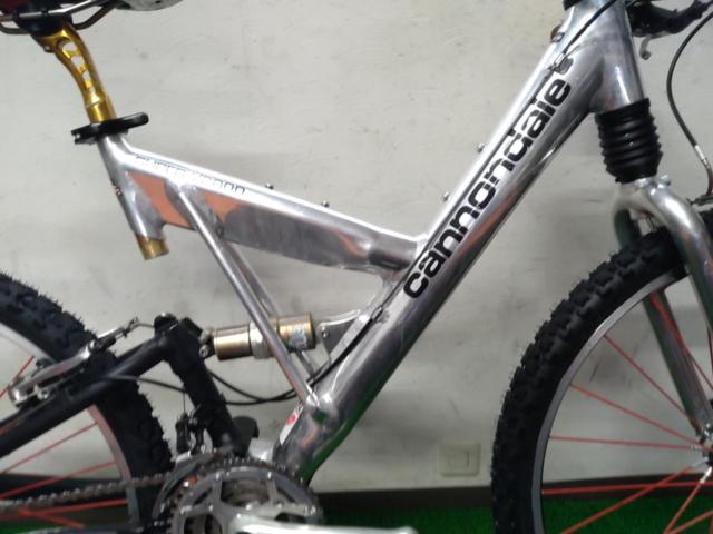 CANNONDALE SUPER V2000 1990年代 XTR組 26×1.95インチ 3×8S アルミフレームマウンテンバイク シルバー サイズ:46 参考サイズ:165-175cm