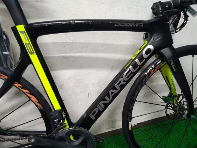 1大特価PINARELLO DOGMA F8 DISK Carbon T1100 1K 2016モデル 700x26c 2x10s ロードバイク ブラック/イエロー サイズ53 参考168-178