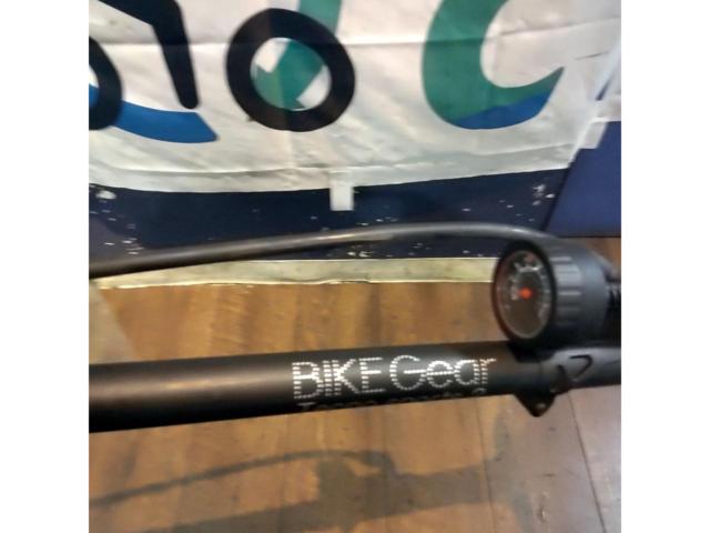 BikeGear TecnoSports2 フロアポンプ ブラック