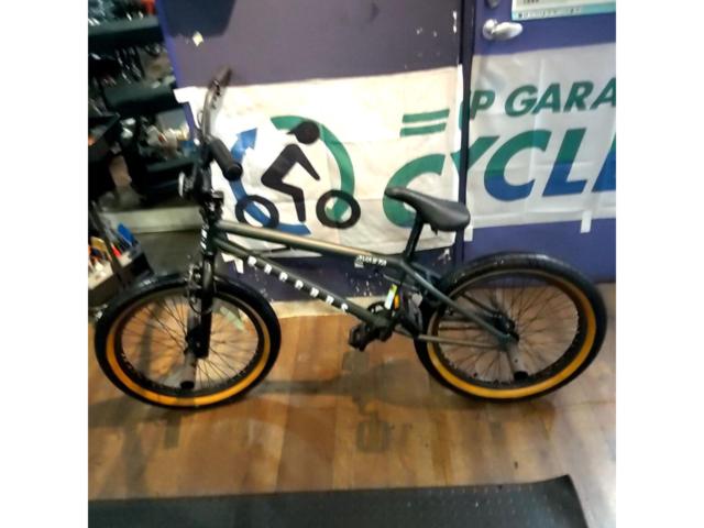 【現状販売品】BACCHUS AVASTA 20x2.40インチ シングル BMX グリーン