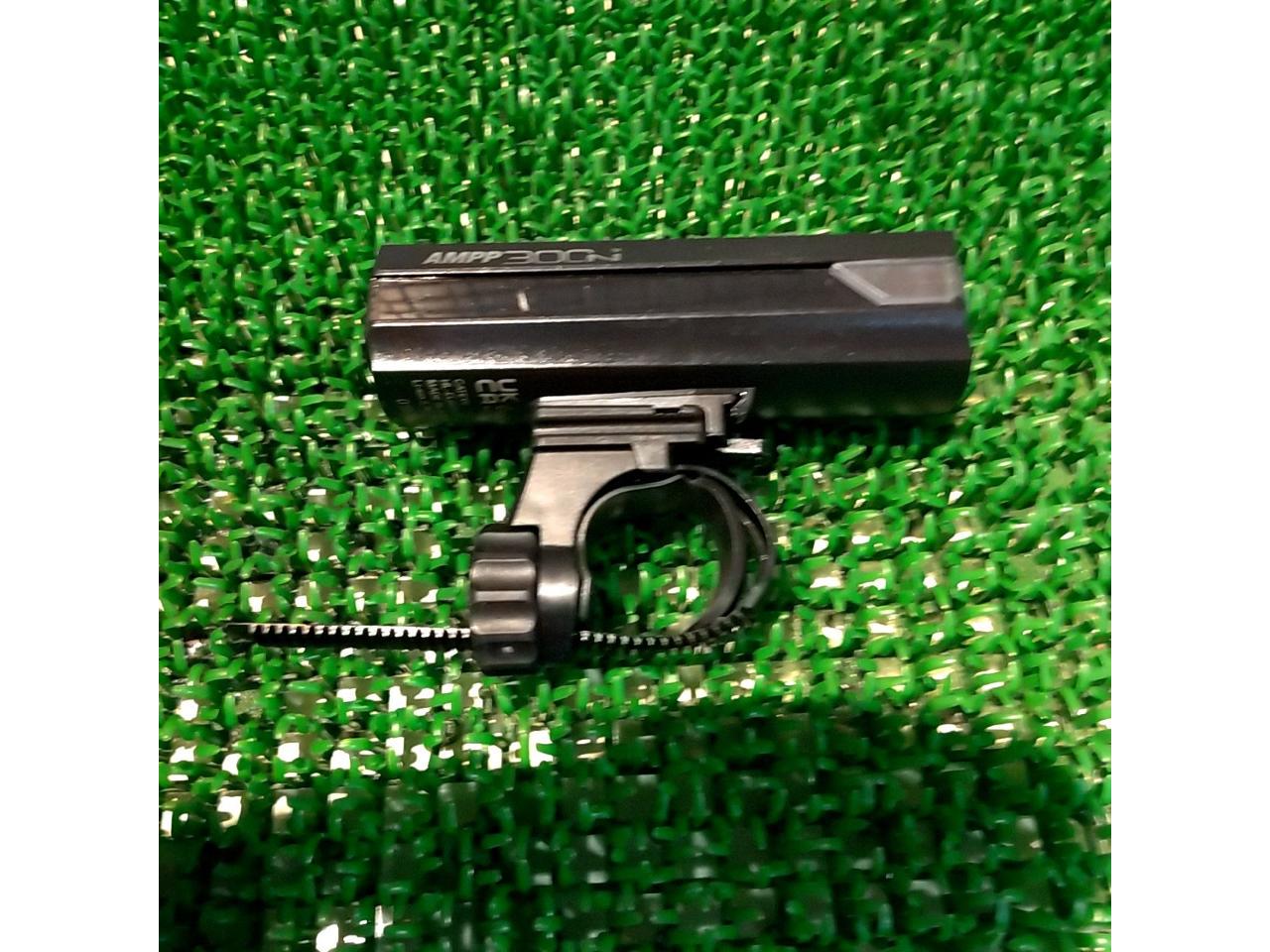 充電式 CATEYE AMPP300N ブラック フロント用ライト HL-EL083NRC