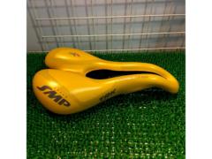 SMP TRK MEDIUM サドル イエロー
