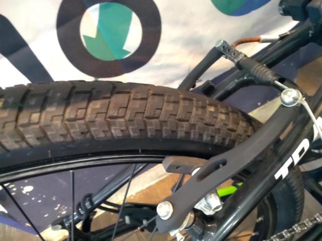 CANNONDALE TRAIL 24x1.95インチ 3-7s キッズ自転車 ブラックグリーン