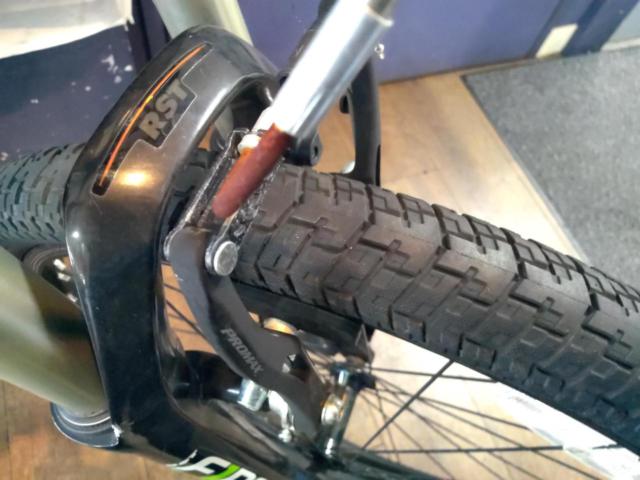 CANNONDALE TRAIL 24x1.95インチ 3-7s キッズ自転車 ブラックグリーン