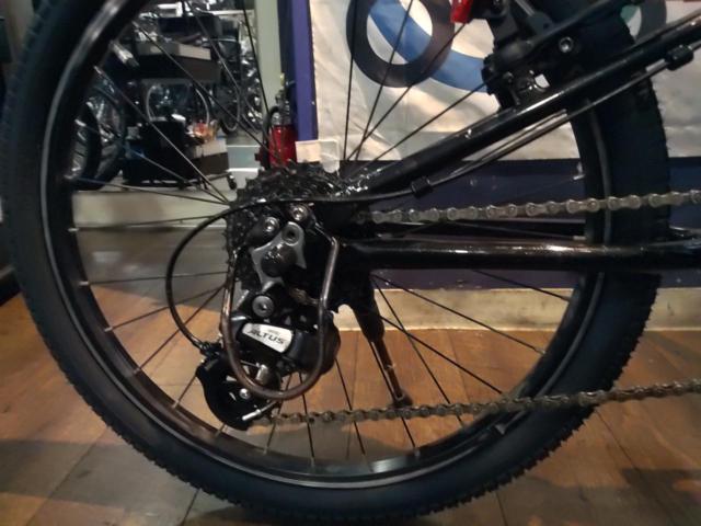ヨツバサイクル ZERO 8スピード 22x1.95インチ 外装8段変速 キッズ自転車 ブラック