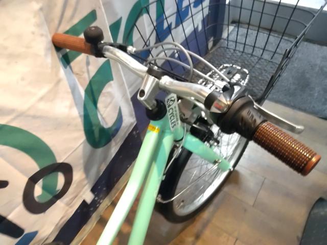 khodaaBloom asson J22 22x1.75インチ 外装6段変速 キッズ自転車 グリーン