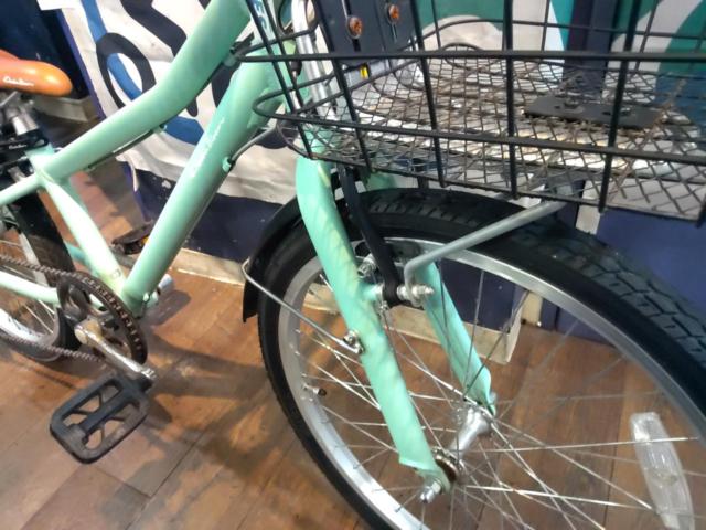 khodaaBloom asson J22 22x1.75インチ 外装6段変速 キッズ自転車 グリーン