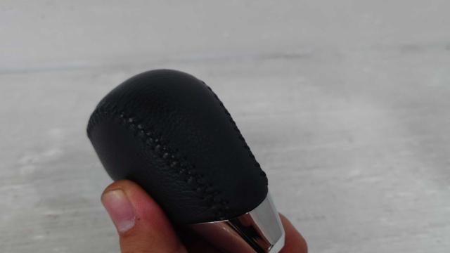 TOYOTA 純正シフトノブ【20系アルファード/ヴェルファイア】