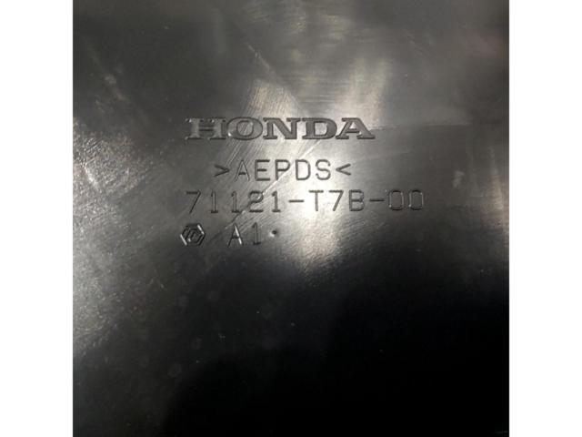HONDA RU系ヴェゼル 前期 純正フロントグリル
