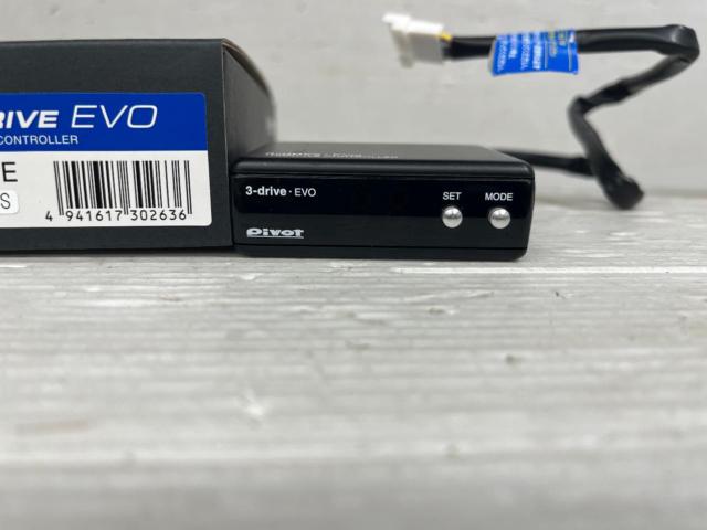 Pivot 3-drive EVO スロットルコントローラー