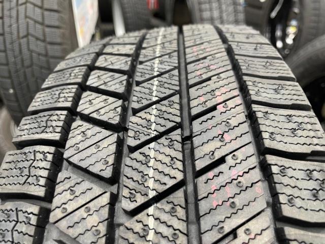 HOT STUFF Exceeder E03 + BRIDGESTONE BLIZZAK VRX3