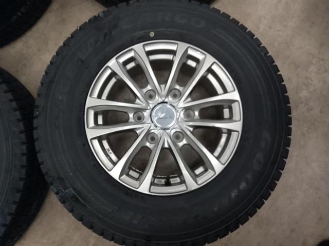 weds ADVENTURE PRODITA HC + GOODYEAR(グッドイヤー) ICE NAVI CARGO 195/80R15 107/105N