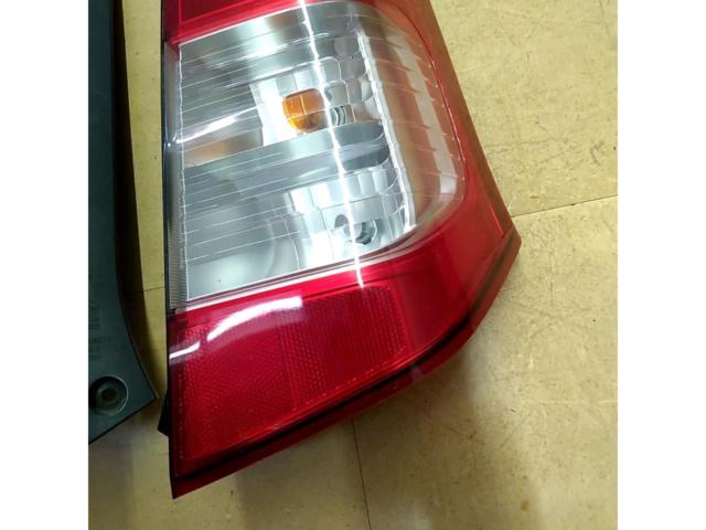 SUZUKI ワゴンR/MH23S 純正テールレンズ