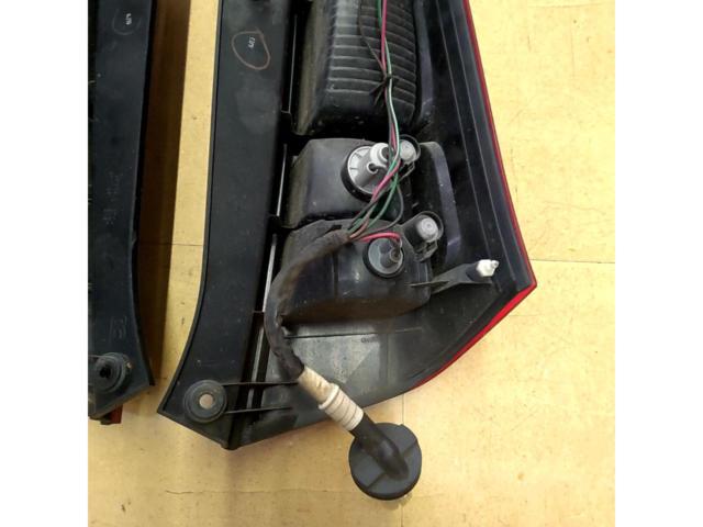 SUZUKI ワゴンR/MH23S 純正テールレンズ