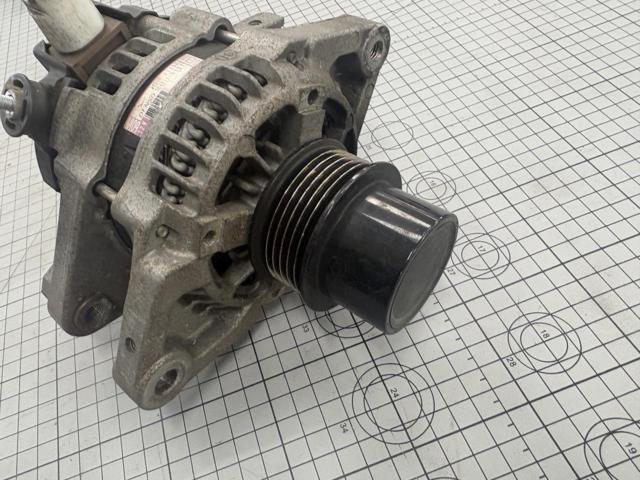 【トヨタ純正】ルーミー純正オルタネーター