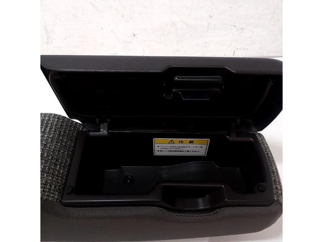 【ホンダ純正】N-BOX JF3/4 アームレストコンソール