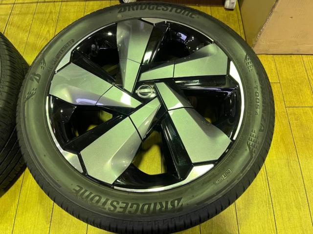 Excellent condition with only minor scratches from use!
Genuine Nissan parts
E13 Note Aura
+
BRIDGESTONETURANZA
T005A