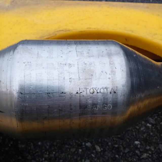 トヨタ純正 200系ハイエース 純正マフラー
