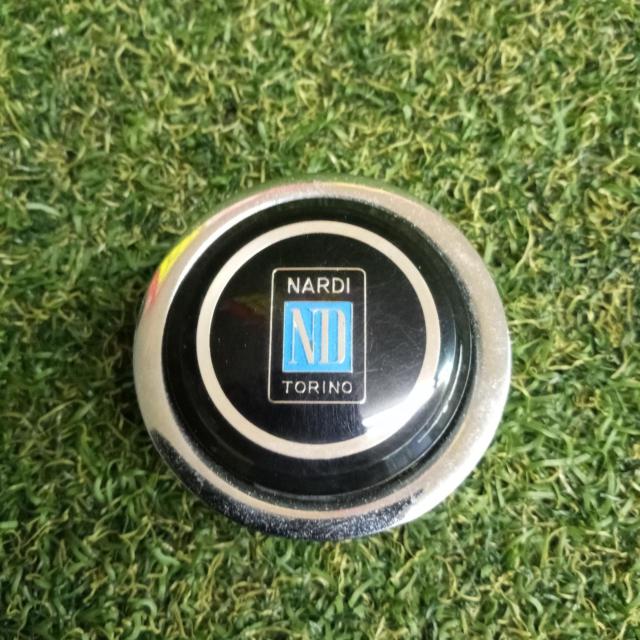 NARDI CLASSIC
LEATHER/Classic Leather
33Φ
Silver spoke / Black Leather
* With horn button