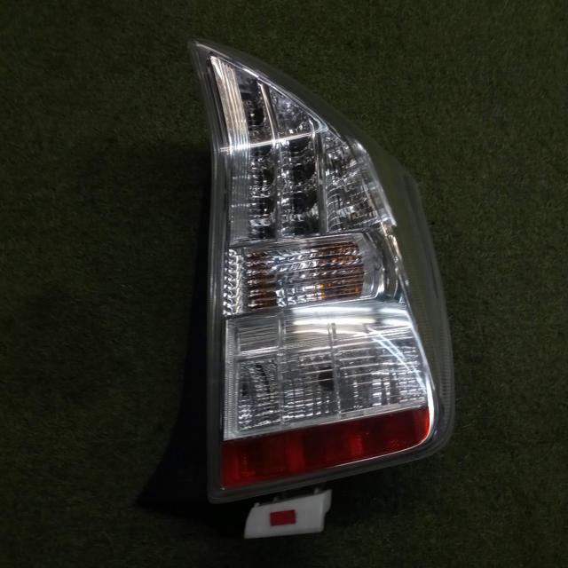 【トヨタ純正】LED テールレンズ 左右セット ※30系プリウス 前期用