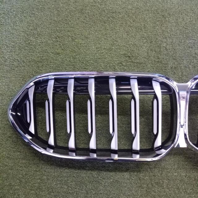 BMW Genuine 2 Series
F44
Front grille
Body only