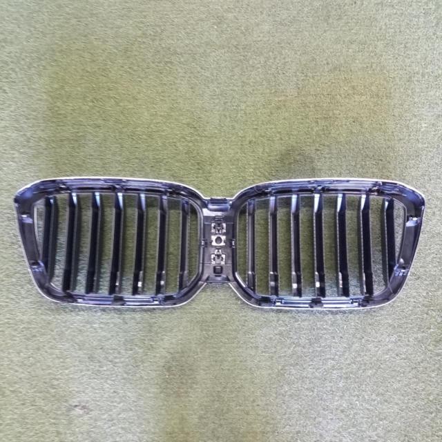 Genuine BMW X3
G01
Front grille
Body only