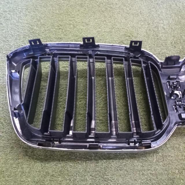 Genuine BMW X3
G01
Front grille
Body only
