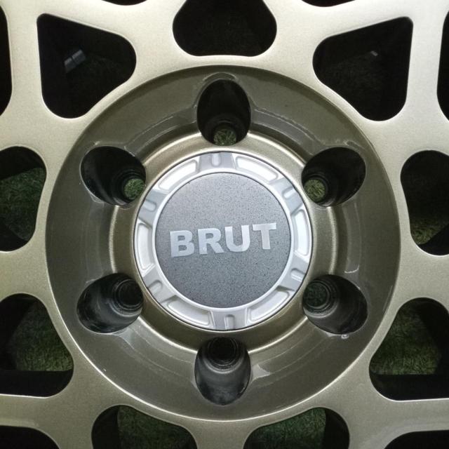 TRISTAR
INTERNATIONAL
BRUT
BR-55
+
BFGoodrich All-Terrain
T / A
KO3
Manufactured in 2024