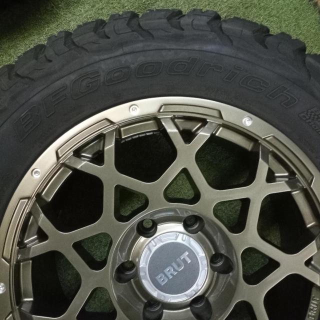 TRISTAR
INTERNATIONAL
BRUT
BR-55
+
BFGoodrich All-Terrain
T / A
KO3
Manufactured in 2024